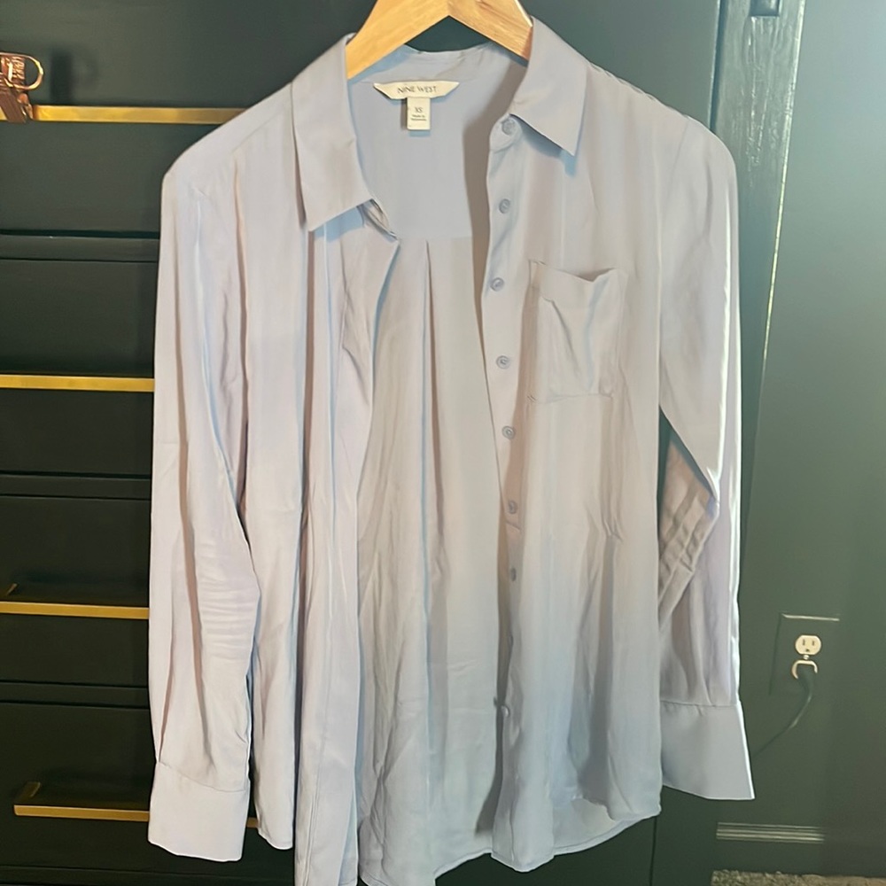 Nine West Women’s button up silk periwinkle
